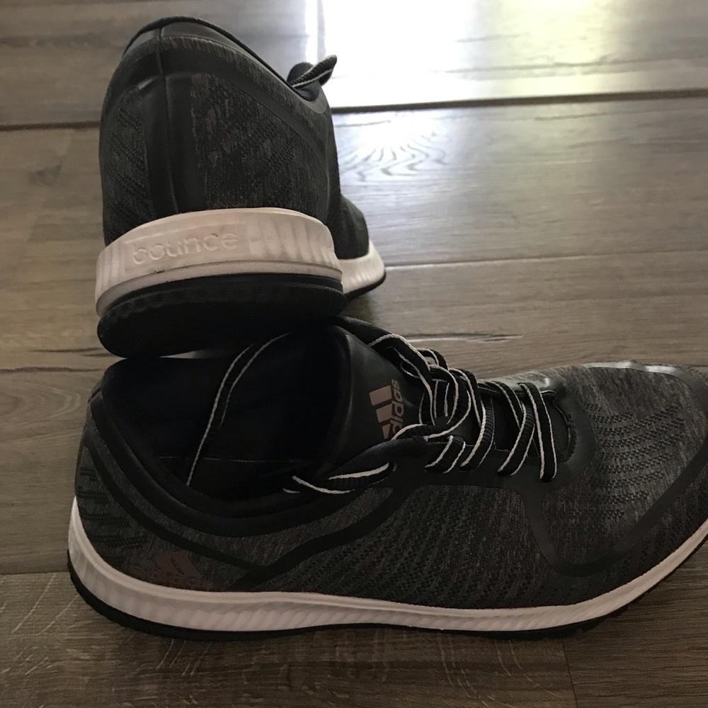 ❤️Black Adidas Shoes❤️